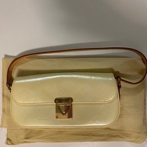 💯 Authentic Louis Vuitton Vernis Bag